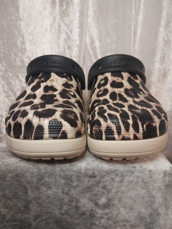 CROCS Shoes - CROCS Woman's Clog in Black and Cream Leopard Print Womans 8
